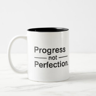 Caneca De Café Em Dois Tons Encorajando o "Progresso em Perfeição" Gift Mug