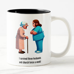 Caneca De Café Em Dois Tons Enfermeira virada para fora com vovó suja