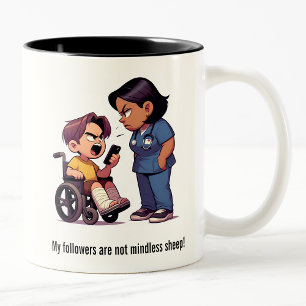 Caneca De Café Em Dois Tons Enfermeiro vs Descolamento de Brat