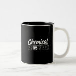Caneca De Café Em Dois Tons Engenharia Química de Engenheiro Funny Major<br><div class="desc">Mau gênio disfarçado de engenheiro químico. Engraçado mercadoria de engenharia para engenheiros geeks e nerd que amam humor, citações e piadas espirituosas. Legal design para vestir em seu trabalho e mostrar sua paixão em química, física aplicada e ciências da vida. presente de excelente para pai, pai, mãe, mãe, filho, filha,...</div>