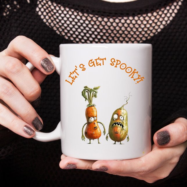 Caneca De Café Em Dois Tons Engraçados vegetais no Halloween (Criador carregado)