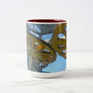 Caneca De Café Em Dois Tons Engrenagens do teleférico de Monjuic, bonde aére
