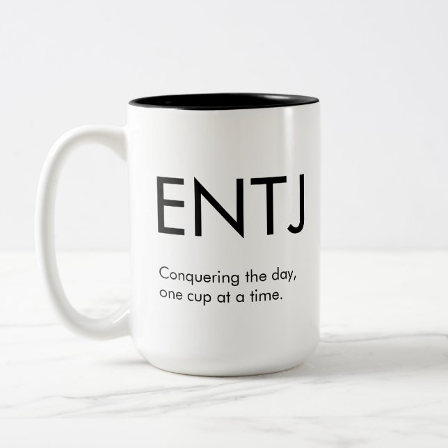 Caneca De Café Em Dois Tons ENTJ Conquistando o dia Mug Gift (Esquerda)
