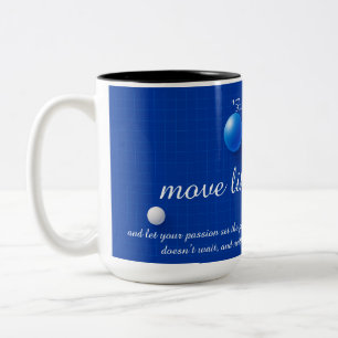 Caneca De Café Em Dois Tons Equilíbrio Celestial em uma Grade Digital