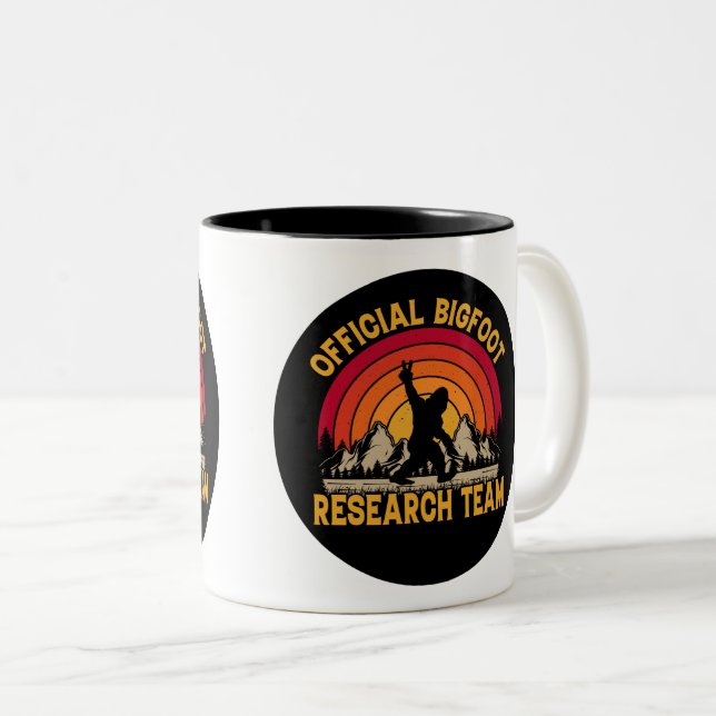 Caneca De Café Em Dois Tons Equipe de pesquisa original Bigfoot (Frente Esquerda)