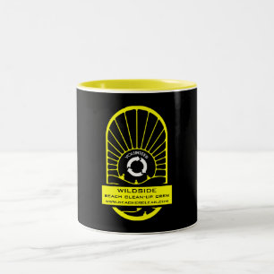 Caneca De Café Em Dois Tons Equipe de Voluntários para Limpeza de Praia