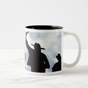 Caneca De Café Em Dois Tons escultura que lhe dá boas-vindas para evitar a