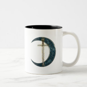Caneca De Café Em Dois Tons Espada e lua celtas