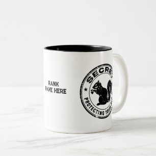 Caneca De Café Em Dois Tons Esquilo secreto "Protegendo seus Loucos" se aflora