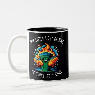 Caneca De Café Em Dois Tons Esta pequena luz minha, incêndio em um Lixo