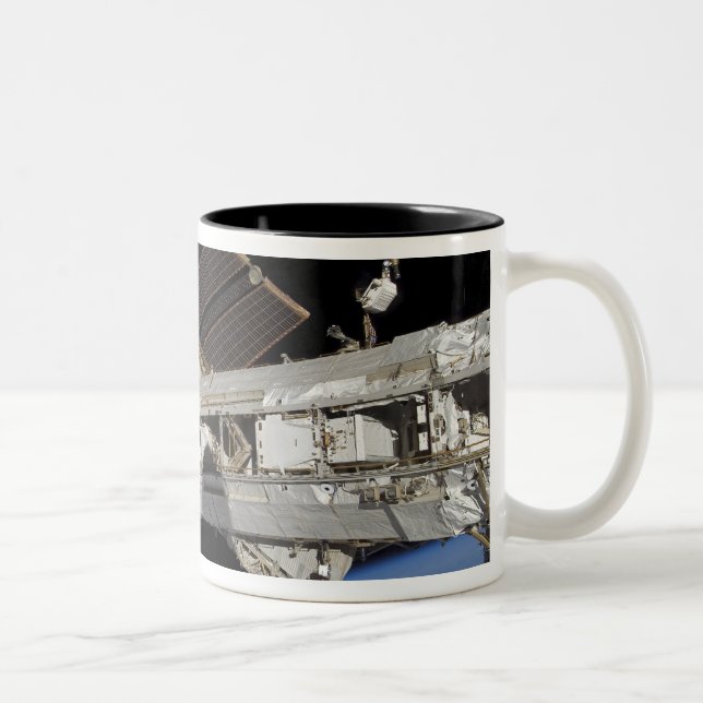 Caneca De Café Em Dois Tons Estação Espacial Internacional 23 (Direita)