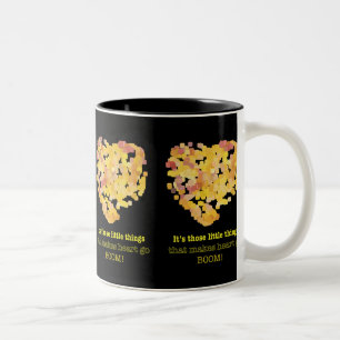 Caneca De Café Em Dois Tons Estar apaixonado por aspas: São essas pequenas coi