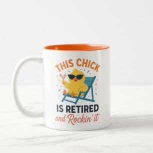 Caneca De Café Em Dois Tons Este Pintinho Está Aposentado e Enrola