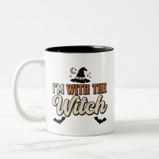 Caneca De Café Em Dois Tons Estou Com a Bruxa Halloween