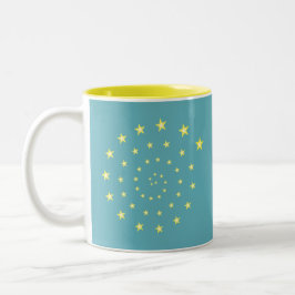 Caneca De Café Em Dois Tons Estrelas Elegantes em Espiral sobre Azul Turquesa 