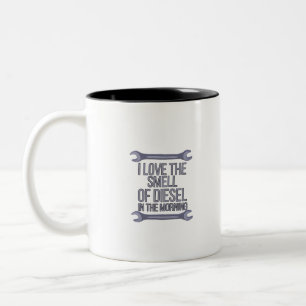 Caneca De Café Em Dois Tons Eu adoro o cheiro de diesel pela manhã