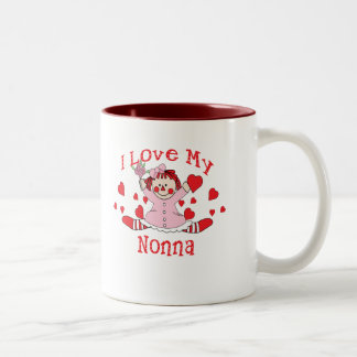 Caneca De Café Em Dois Tons Eu amo meus boneca & corações de pano de Nonna