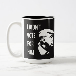 Caneca De Café Em Dois Tons Eu não votei em Trump