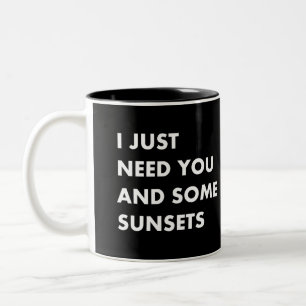 Caneca De Café Em Dois Tons Eu só preciso de você e alguns crepúsculos