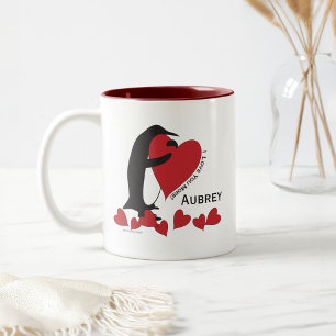 Caneca De Café Em Dois Tons Eu Te Amo Mais! Pinguim Fofo e Coração Vermelho
