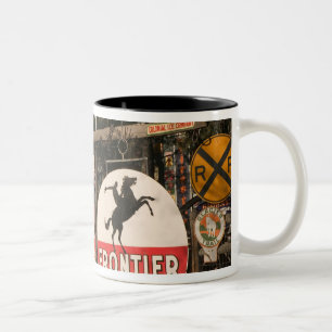 Caneca De Café Em Dois Tons EUA, Arizona, Sedona: Placas de propaganda antigos