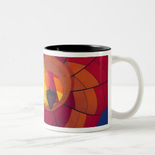 Caneca De Café Em Dois Tons EUA, Arizona, Val Vista. Um balão de ar quente col