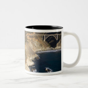 Caneca De Café Em Dois Tons EUA. Califórnia. Big Sur. Ponte Bixby