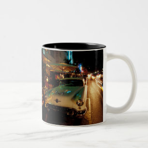 Caneca De Café Em Dois Tons EUA, FL, Miami, South Beach à noite. 2