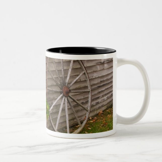 Caneca De Café Em Dois Tons EUA, Maine. Rodas de Carroça (Direita)