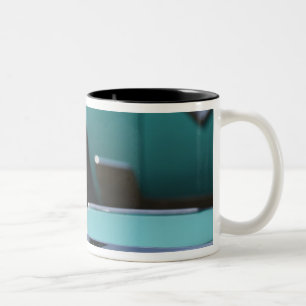 Caneca De Café Em Dois Tons EUA, Massachusetts, Gloucester. Ford da década de