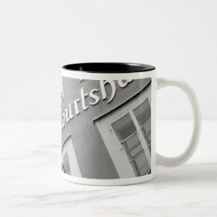 Caneca De Café Em Dois Tons Europa, Áustria, Salzburgo. Local de nascimento de