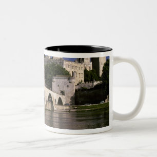 Caneca De Café Em Dois Tons Europa, França, Provença, Avinhão. Palácio dos