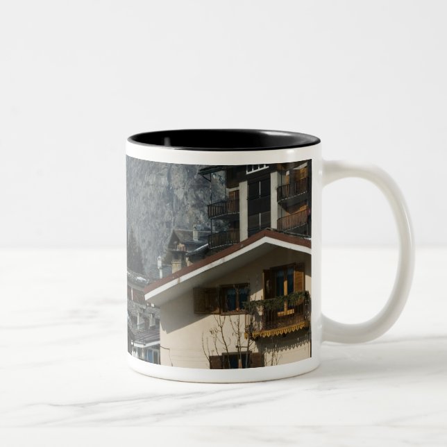 Caneca De Café Em Dois Tons Europa, Itália, Valle d'Aosta, COURMAYEUR: Cidade (Direita)