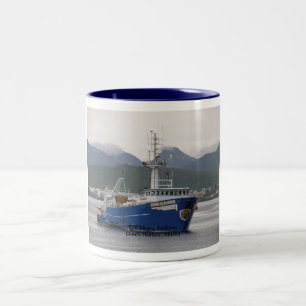 Caneca De Café Em Dois Tons Explorador de Viking, pescando a traineira no