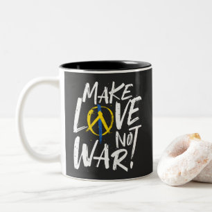 Caneca De Café Em Dois Tons Faça amor não guerra apoiar a Ucrânia