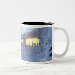 Caneca De Café Em Dois Tons Fantasmas de neve ao pôr do sol na Whitefish Mount