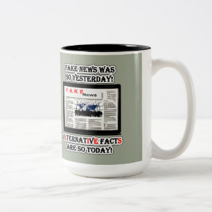 Caneca De Café Em Dois Tons Fatos falsificados da notícia e do alternativo