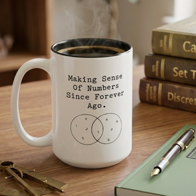 Caneca De Café Em Dois Tons Fazendo Sentido dos Números Desde Sempre (Criador carregado)