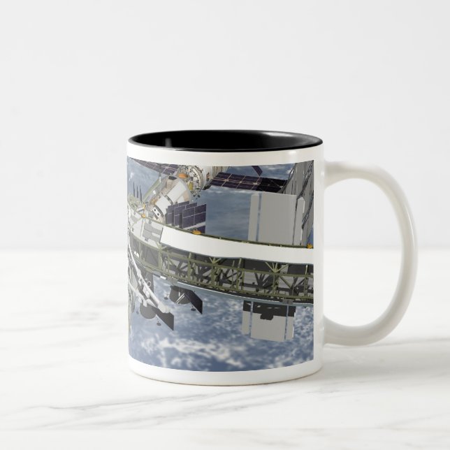 Caneca De Café Em Dois Tons Fechar a vista do Shuttle ancorado (Direita)