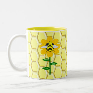 Caneca De Café Em Dois Tons Feliz Aniversário do Dia da Abelha