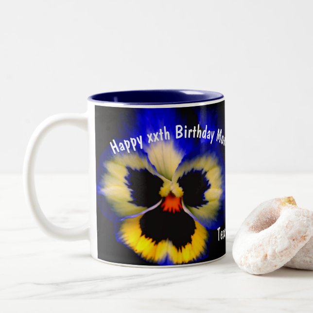 Caneca De Café Em Dois Tons Feliz Aniversário Mãe Flor Pansy Personalizado (Com Donut)