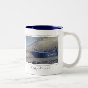 Caneca De Café Em Dois Tons Feliz barco de aposentadoria na praia