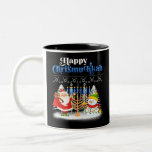 Caneca De Café Em Dois Tons Feliz Chrismukkah Natal Judeu Hanukkah<br><div class="desc">Papais noeis De Natal Meninos Jovens Jovens Homens. Engraçada fantasia de teatro humor para aqueles que acreditam em Papai Noel,  adoram Deer,  Reindeer,  Elf,  Elves,  cantando canções,  decorações de festas,  árvore,  chapéu,  meias Este Natal com Gráfico é presente de Natal excelente</div>