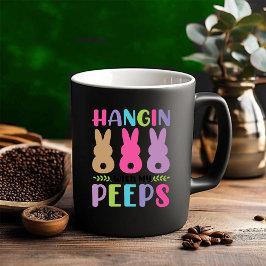 Caneca De Café Em Dois Tons Felz pascoa. Pintinhos