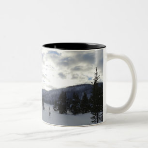 Caneca De Café Em Dois Tons Fim do Dia da Neve no Parque Nacional de Yellowsto