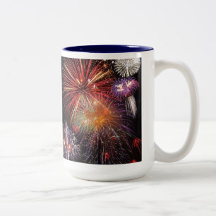 Caneca De Café Em Dois Tons Final dos fogos-de-artifício