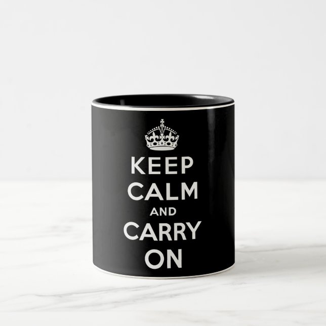 Caneca De Café Em Dois Tons Fique calmo e continue ligado (Design preto) (Centro)
