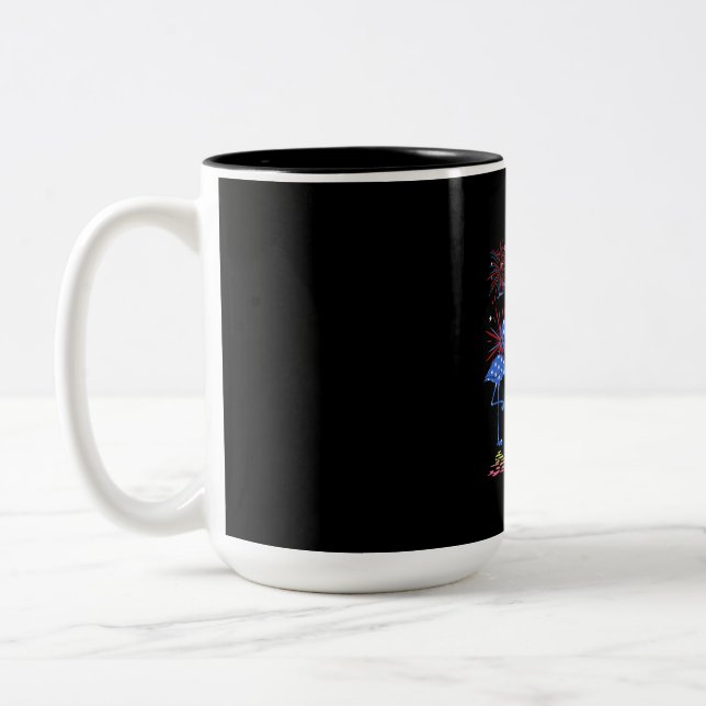 Caneca De Café Em Dois Tons Flamingo American Flag para 4 de julho (Esquerda)