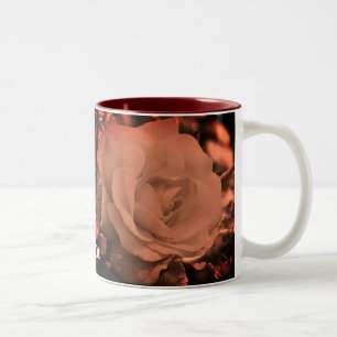 Caneca De Café Em Dois Tons Flor de Rosa Sepia envelhecida personalizada