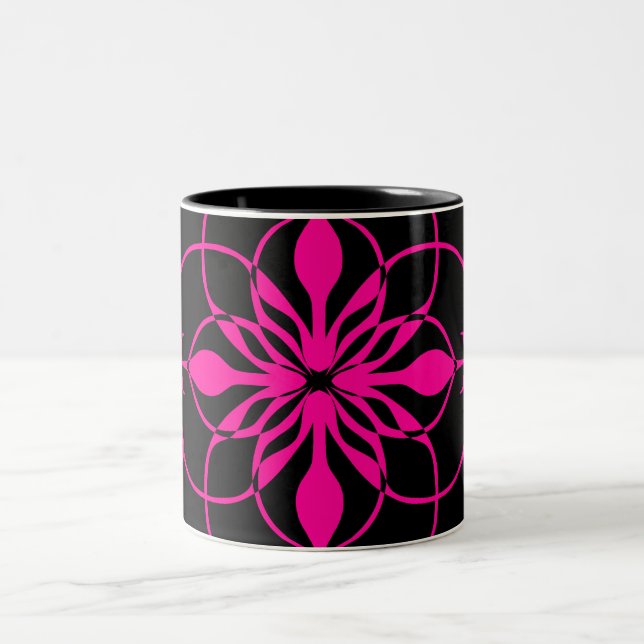 Caneca De Café Em Dois Tons Flor geométrica em rosa quente e preto (Centro)